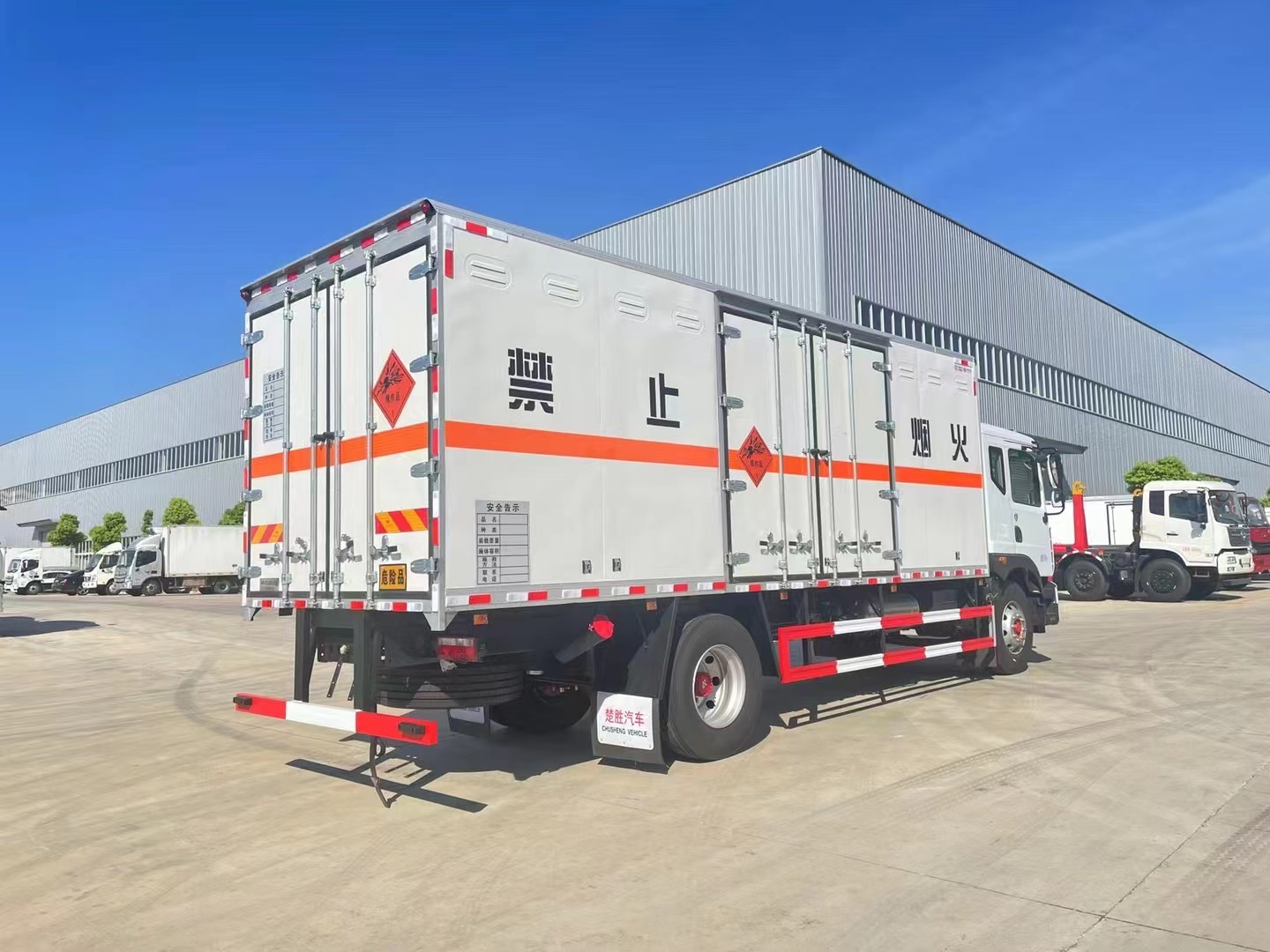 東風多利卡10噸炸藥車