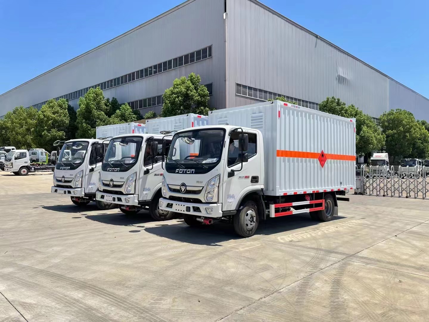 福田奧鈴藍牌4.1米易燃氣體廂式運輸車