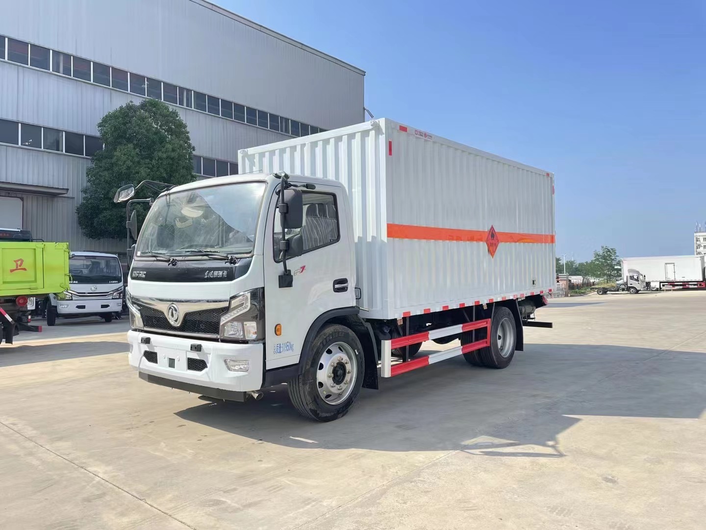 東風(fēng)福瑞卡5.2米7.2噸氣體廂式運輸車