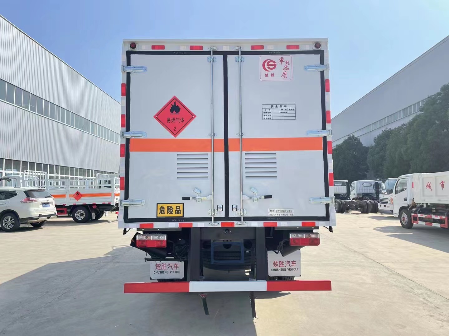 東風(fēng)福瑞卡5.2米7.2噸氣體廂式運輸車