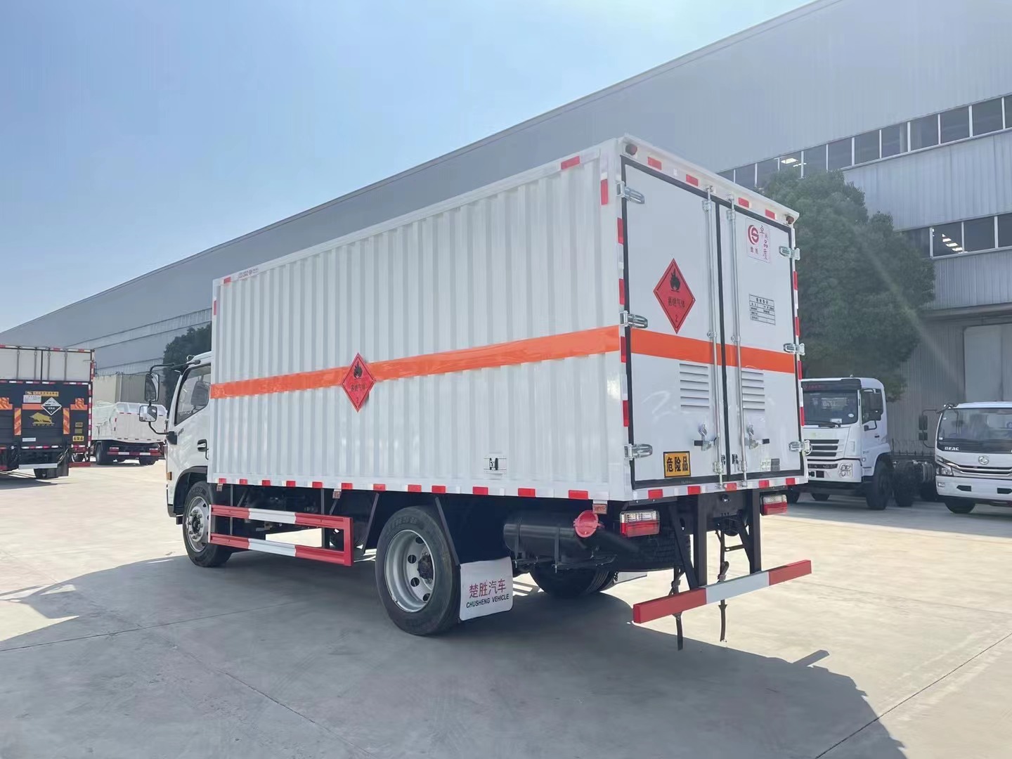 東風(fēng)福瑞卡5.2米7.2噸氣體廂式運輸車