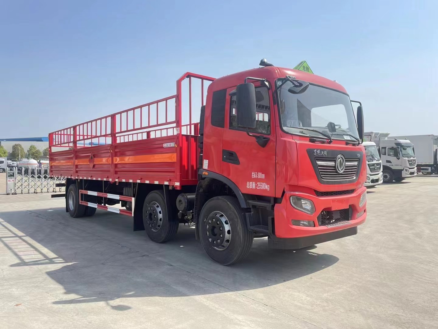 東風(fēng)天錦8.6米氣瓶運(yùn)輸車小三軸