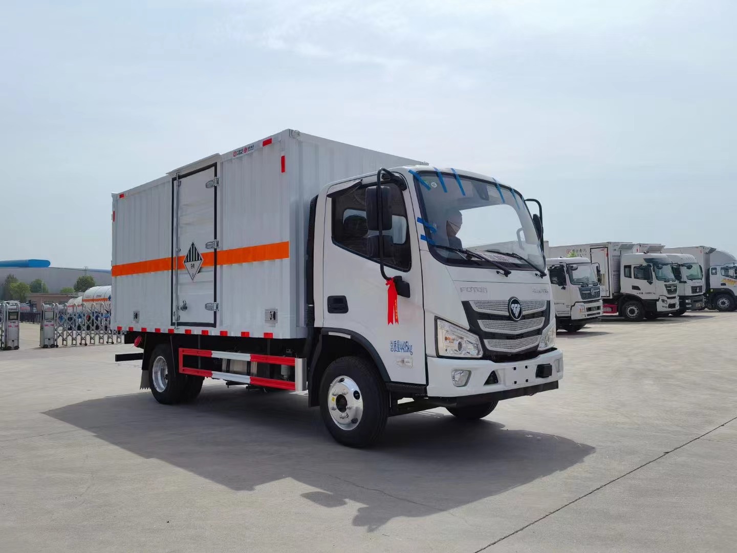 歐馬可4.15米藍牌1.4噸危險廢物廂式車