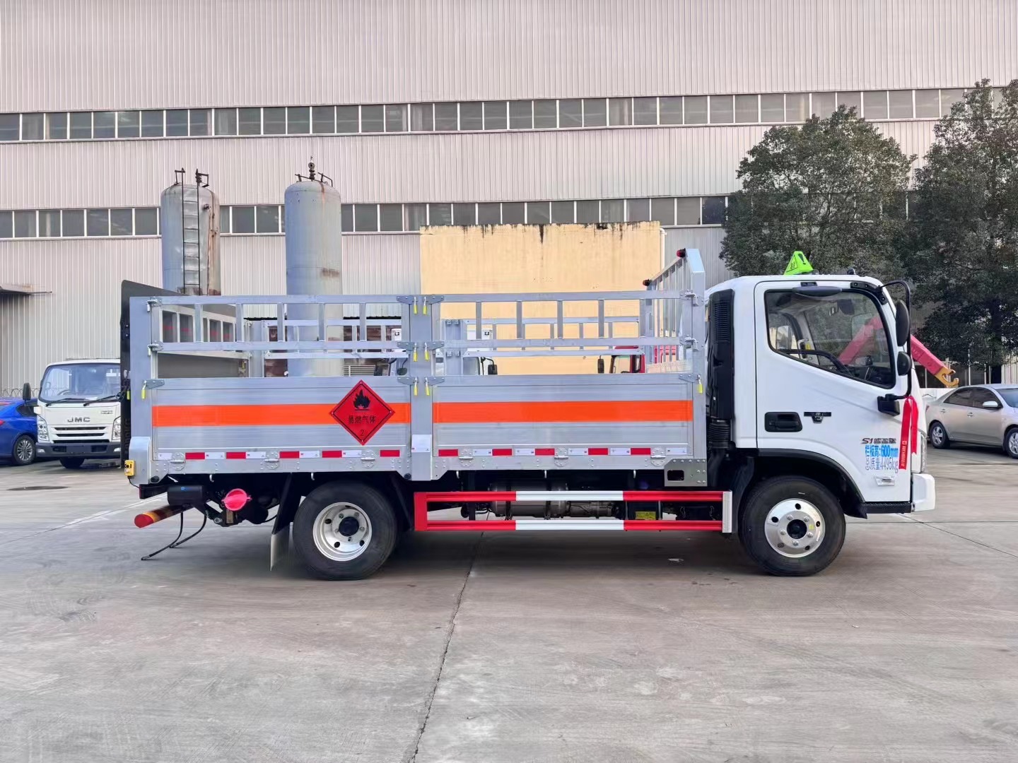 歐馬可康機(jī)藍(lán)牌氣瓶運(yùn)輸車