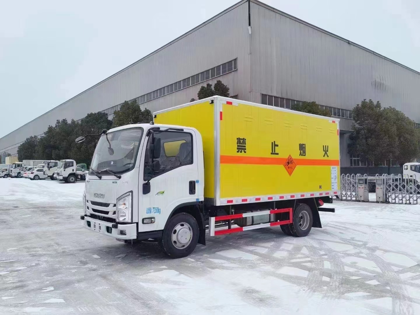 五十鈴黃牌3.9噸爆破器材運輸車