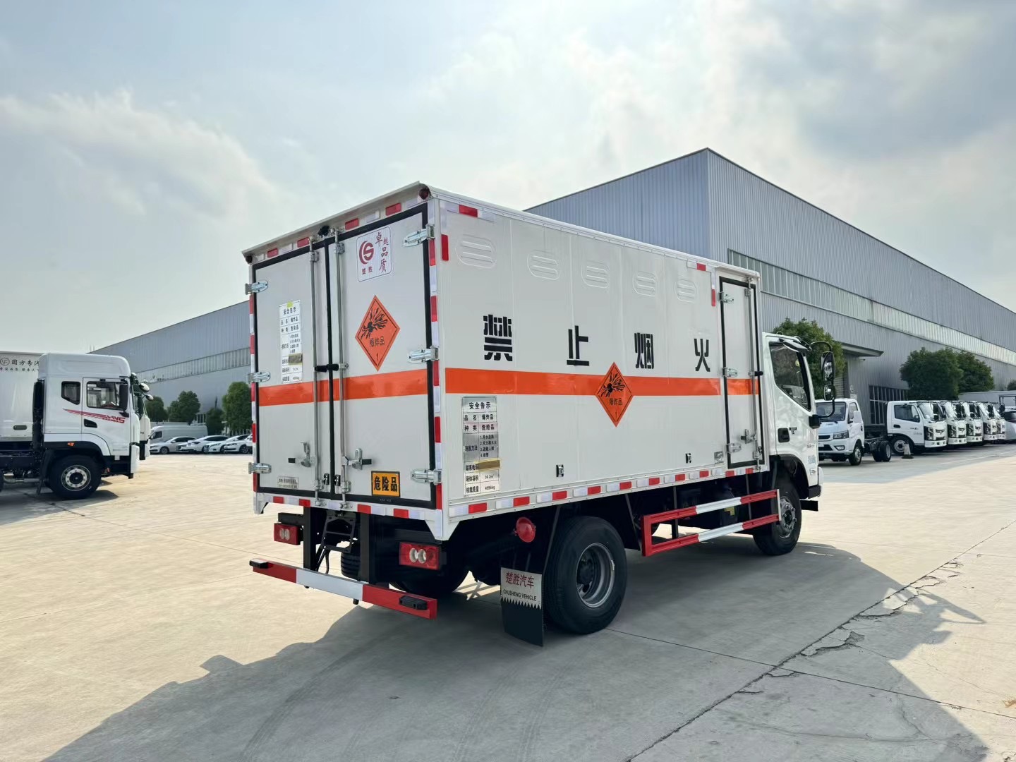 福田歐馬可4.3米5噸爆材車